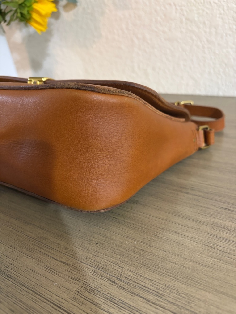 Madewell The Abroad Shoulder Bag Tan Leather Crossbody Shoulder Bag - Picture 7 of 13